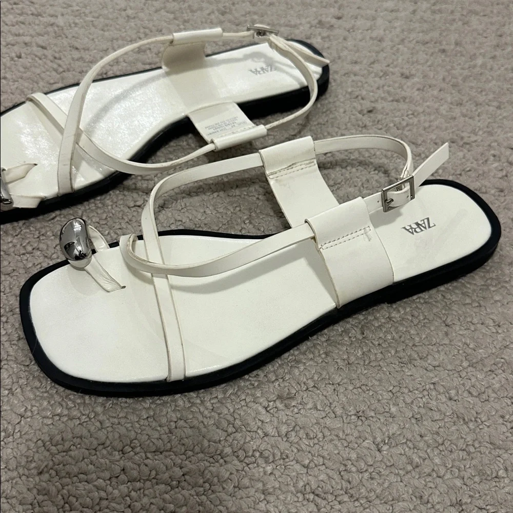 Zara White Flat Strappy Toe-Ring Sandals with Silver Accent - Picture 3 of 4